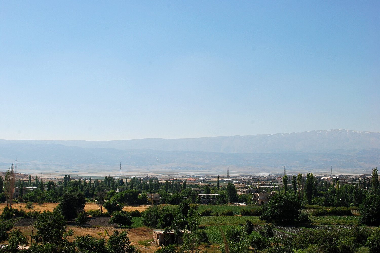 Bekaa Valley wine region landscape. Photo: Karan Jain (CC BY-SA 2.0), via Wikimedia Commons